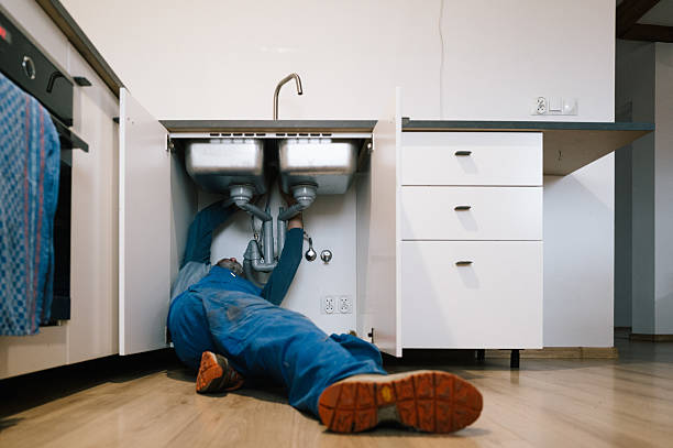 Professional Leak Detection technician working in Chalmers, IN
